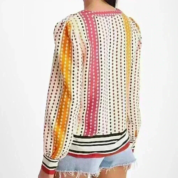 ๐ NWT ๐ Express V-Neck Diamond Dot Long Sleeve Gathered Front Top, Size S - Picture 12 of 14